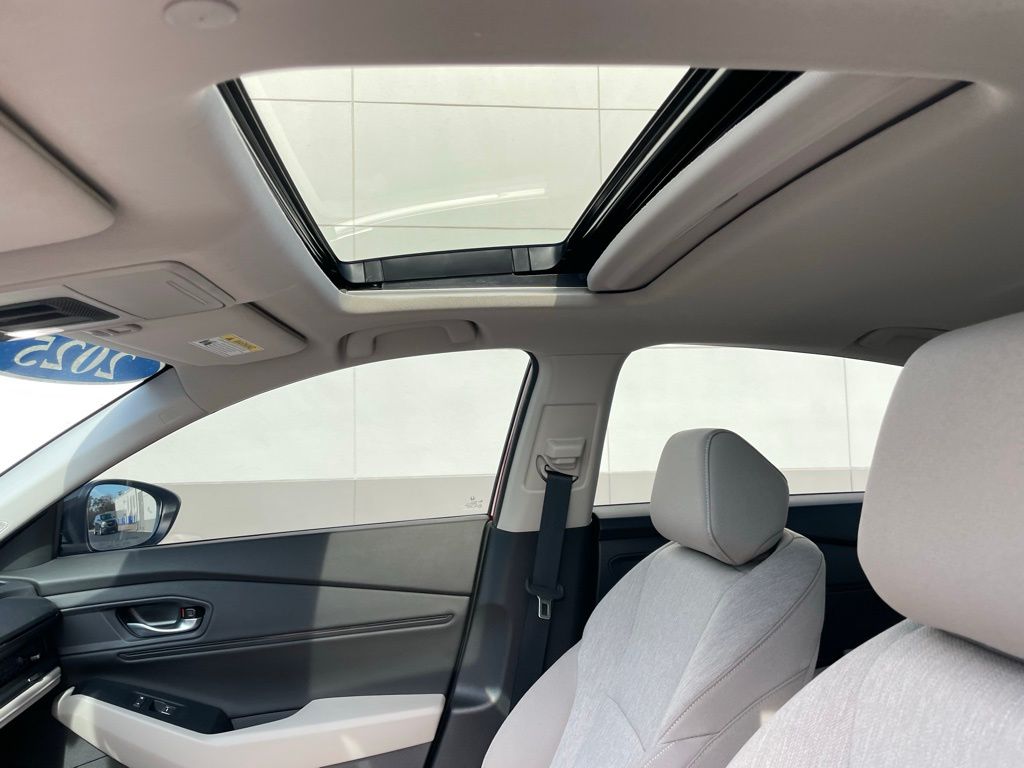 Thumbnail: 2025 Honda Accord - 28