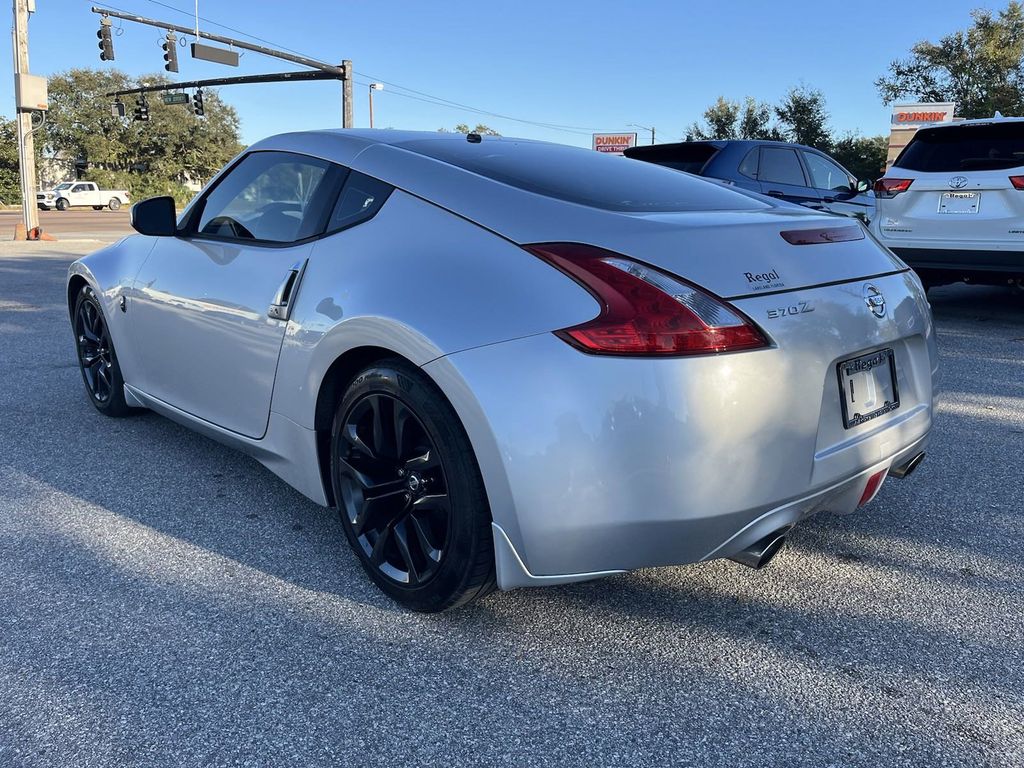 2015 Nissan 370Z Base 8