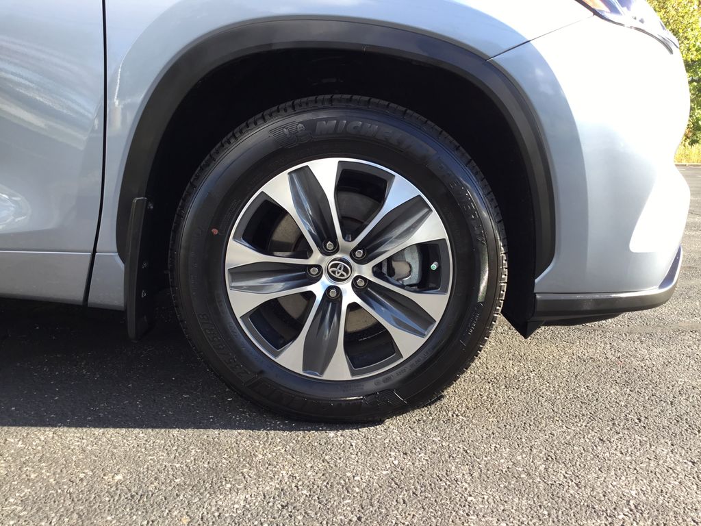 Thumbnail: 2024 Toyota Highlander - 11