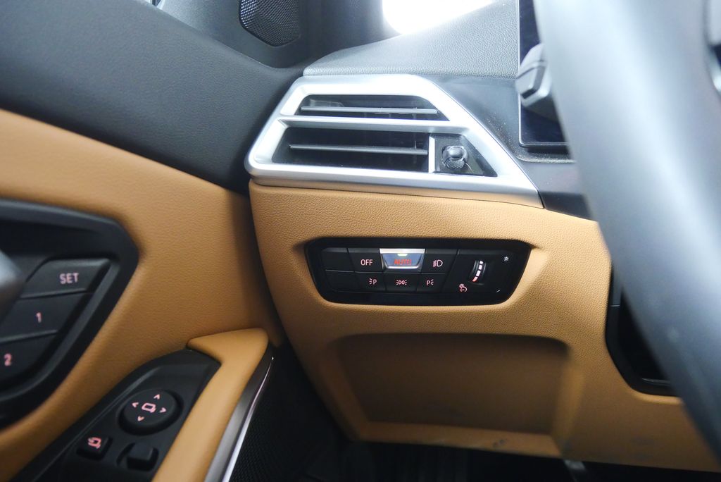 Thumbnail: 2025 BMW 3 Series - 21