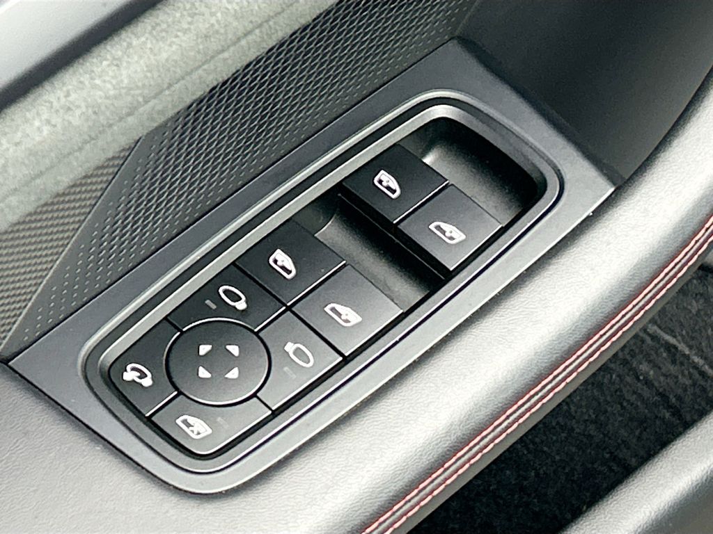 Thumbnail: 2023 Porsche Taycan - 24