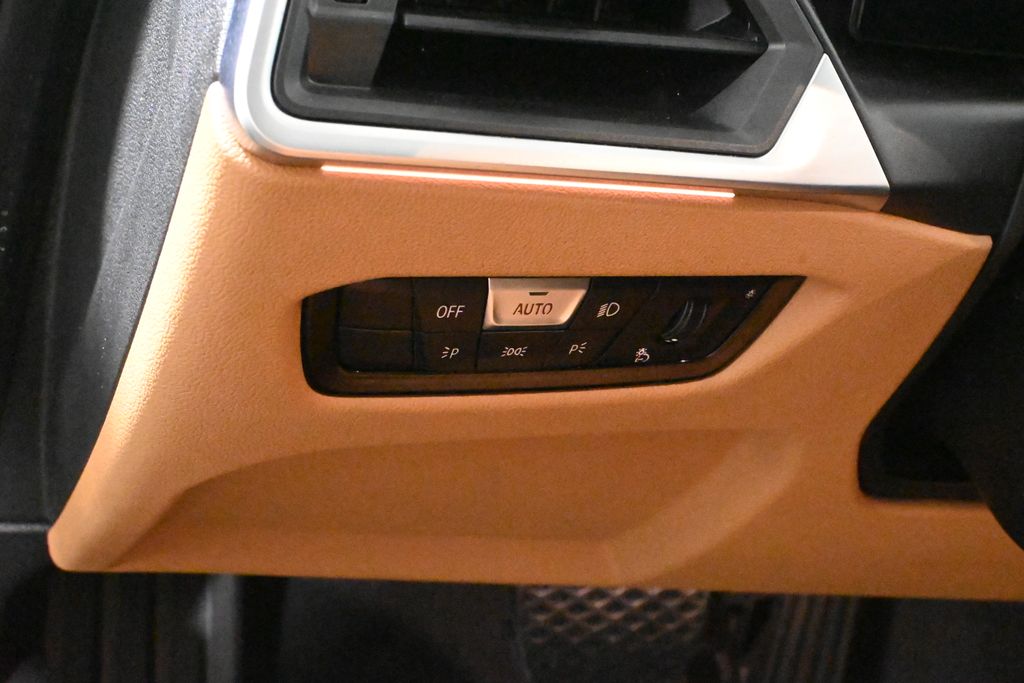 Thumbnail: 2023 BMW 3 Series - 25