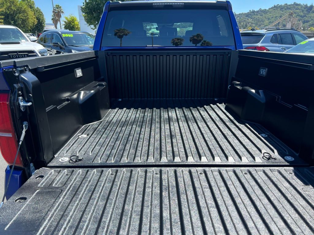 2025 Toyota Tacoma SR5 Double Cab photo 9