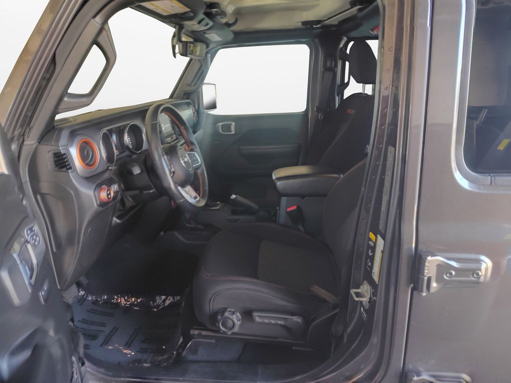 Used Car 2021 Jeep Gladiator  Mojave For Sale Under $40,000 In Austin, Texas