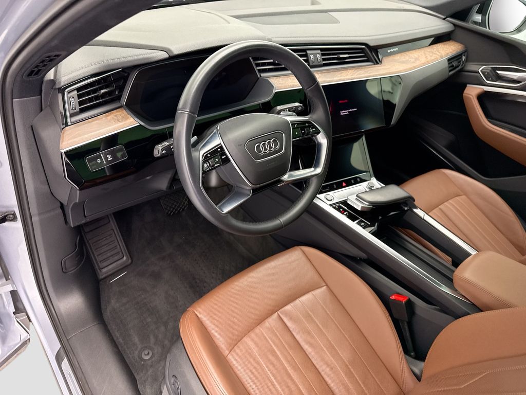 Thumbnail: 2023 Audi e-tron - 9