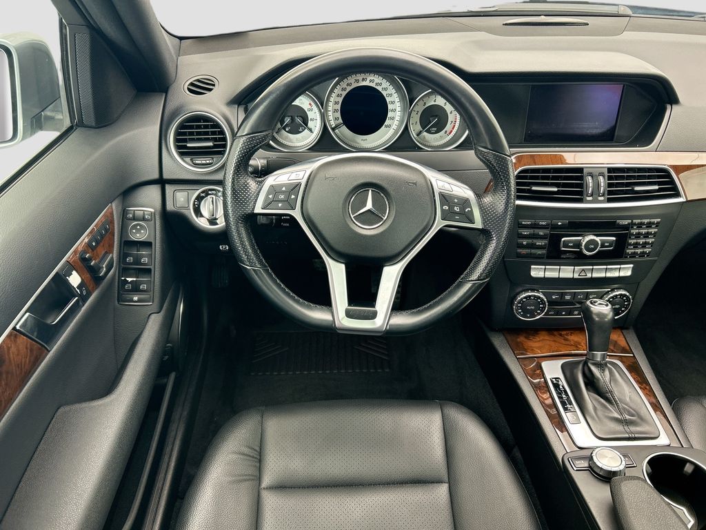 Thumbnail: 2013 Mercedes-Benz C-Class - 10