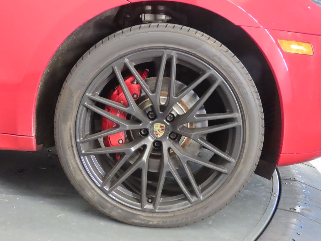 Thumbnail: 2022 Porsche Macan - 11