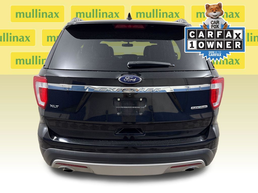 Used 2016 Black Ford XLT image 9