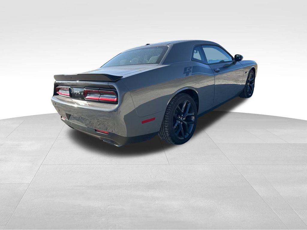 2023 Dodge Challenger R/T 8