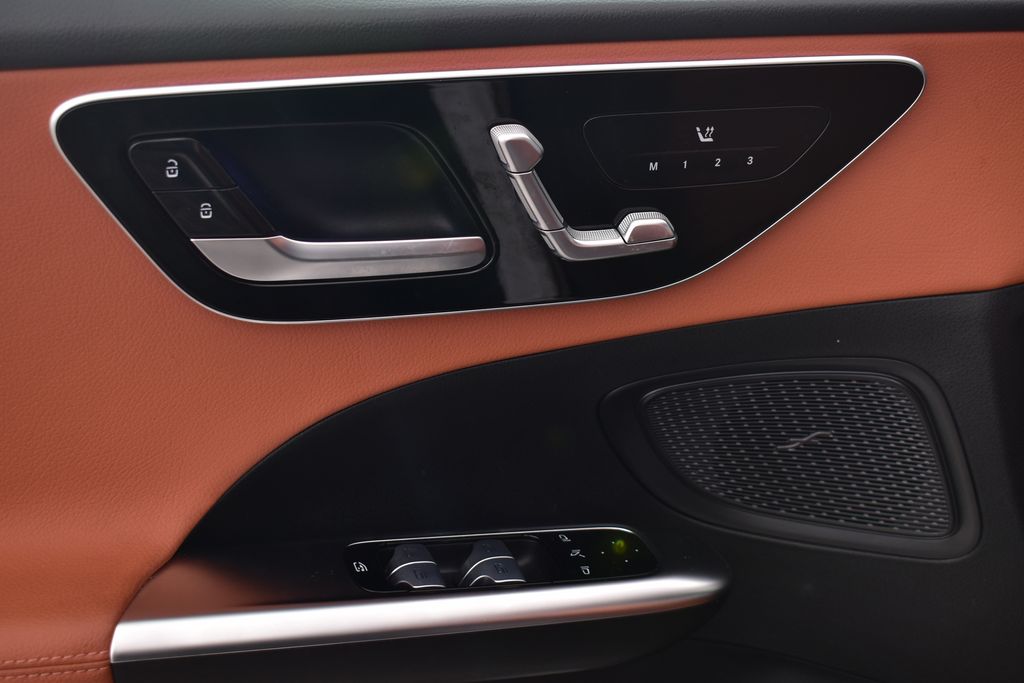 Thumbnail: 2022 Mercedes-Benz C-Class - 12