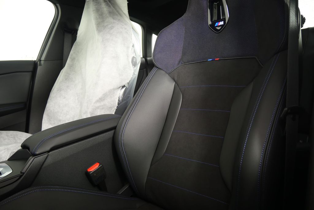2025 BMW 2 Series M235i xDrive 10