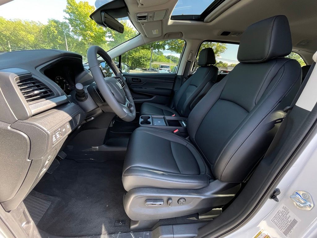 Thumbnail: 2027 Honda Odyssey - 26