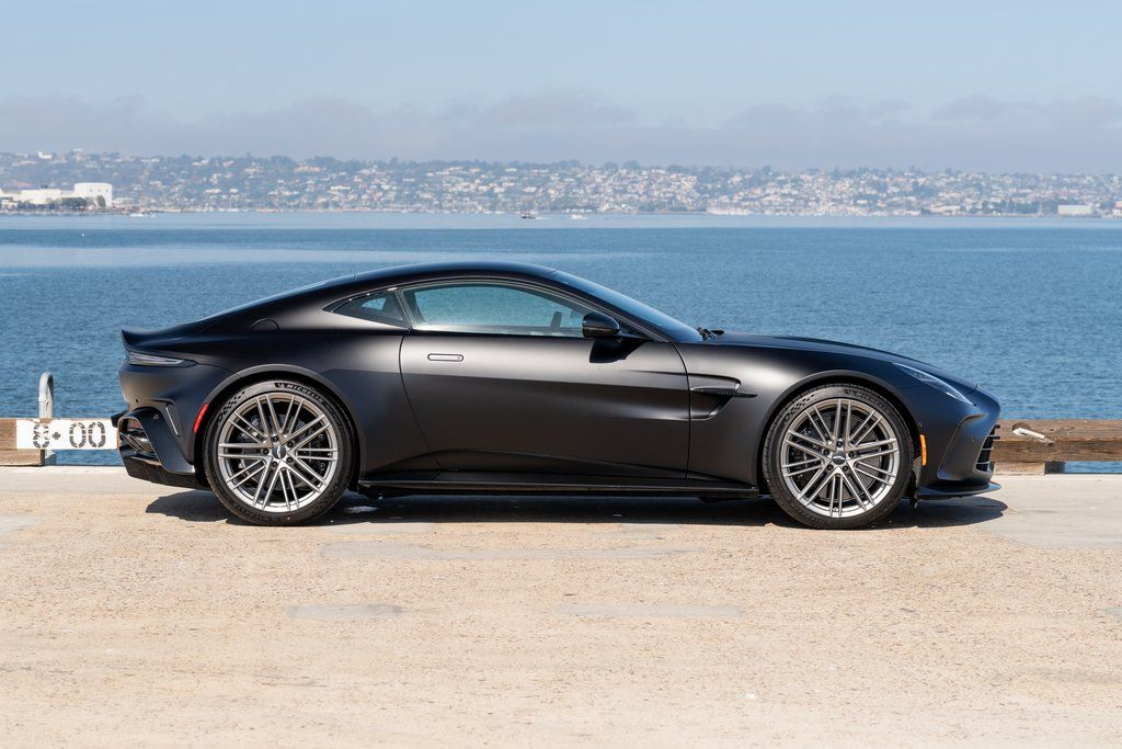 Aston Martin 2026 Vantage 