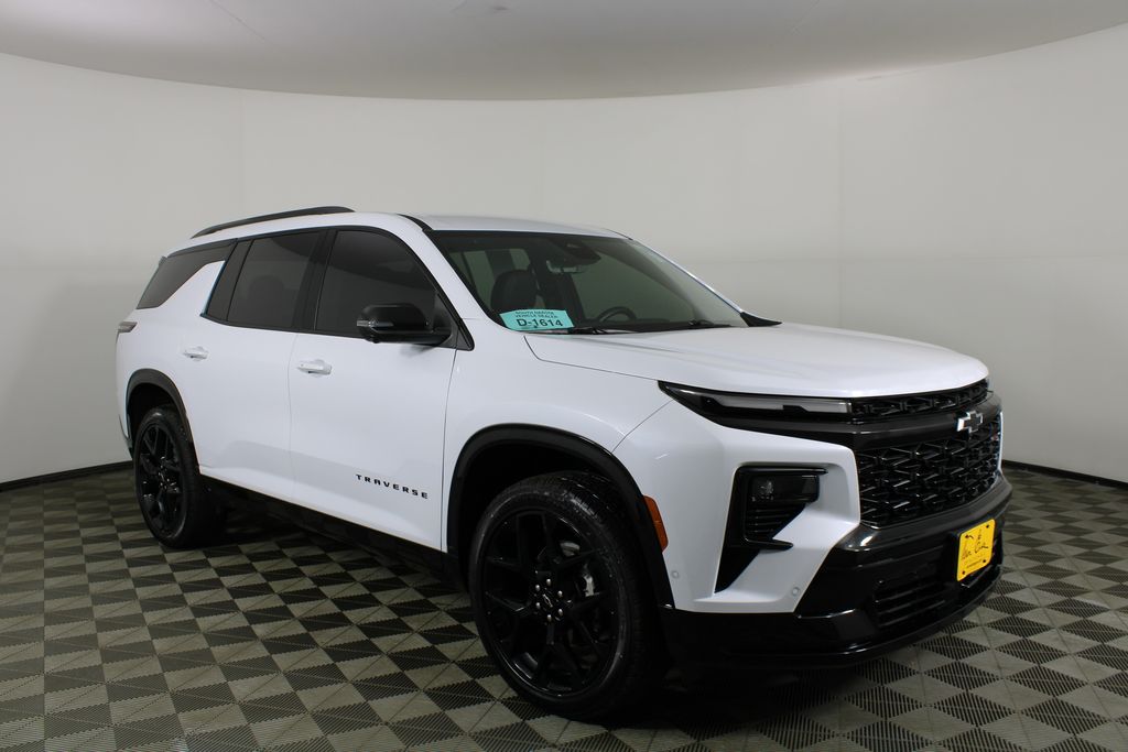 Polar White Tricoat 2026 Chevrolet Traverse SUV / Crossover Four-Wheel Drive 8-Speed Automatic