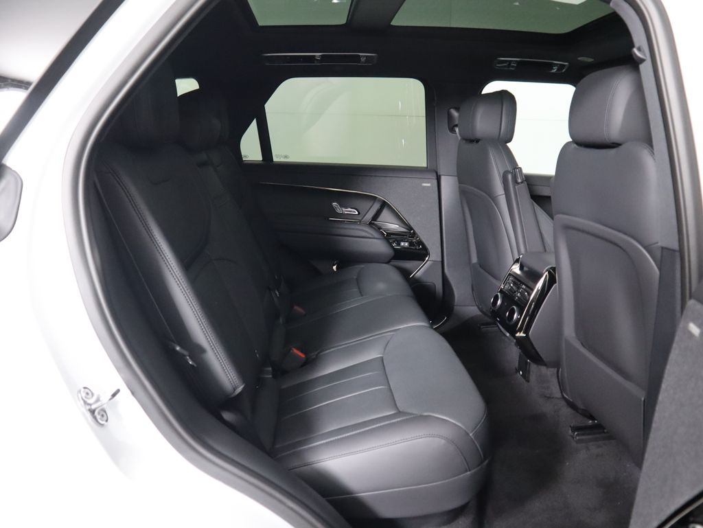 Thumbnail: 2025 Land Rover Range Rover Sport - 24