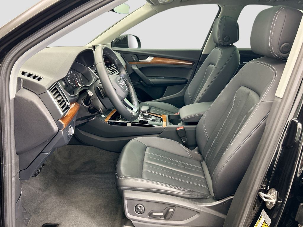 Thumbnail: 2023 Audi Q5 - 17