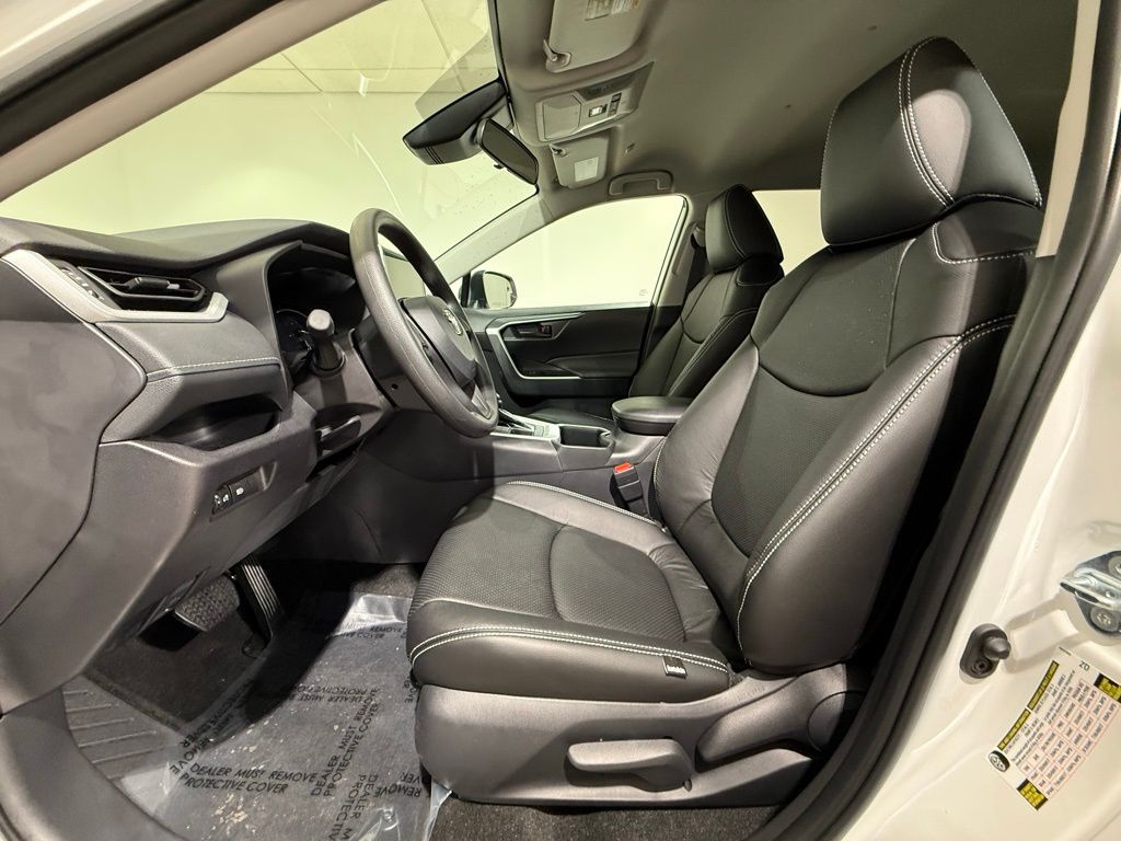 Thumbnail: 2025 Toyota RAV4 - 13