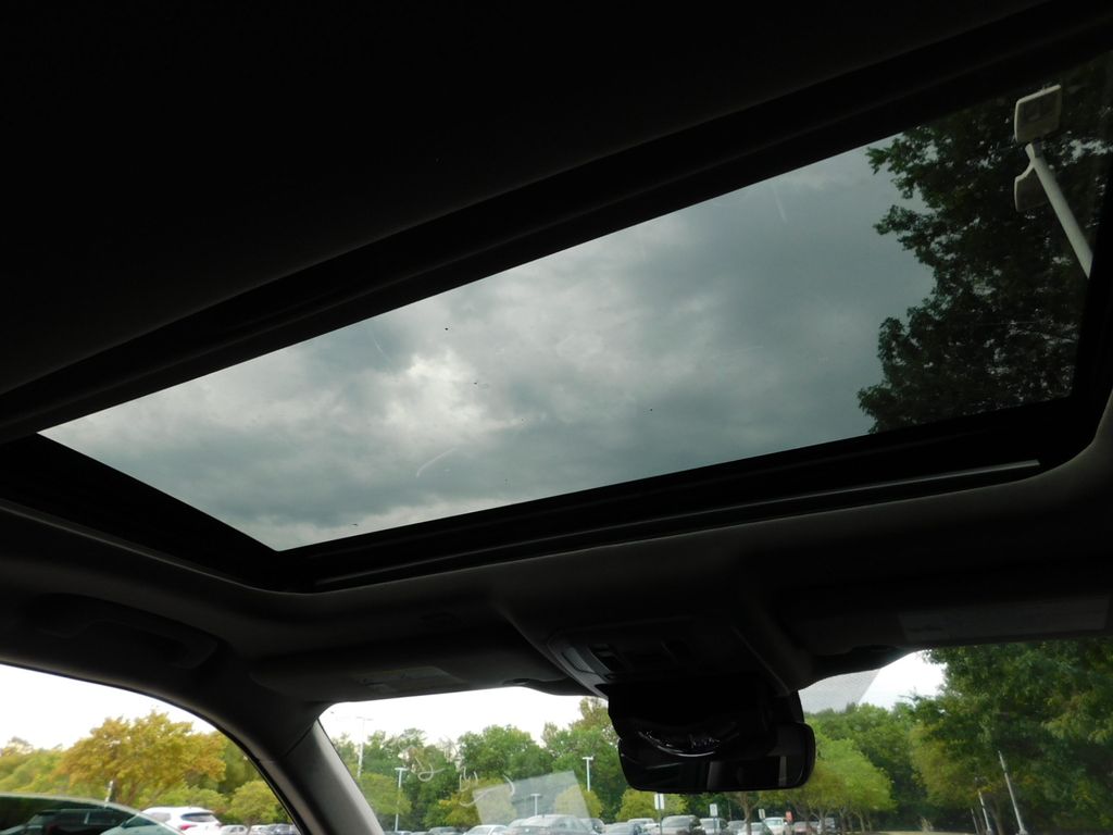 Thumbnail: 2024 Toyota Highlander - 3
