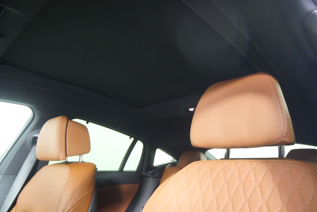 Thumbnail: 2027 BMW X6 - 11