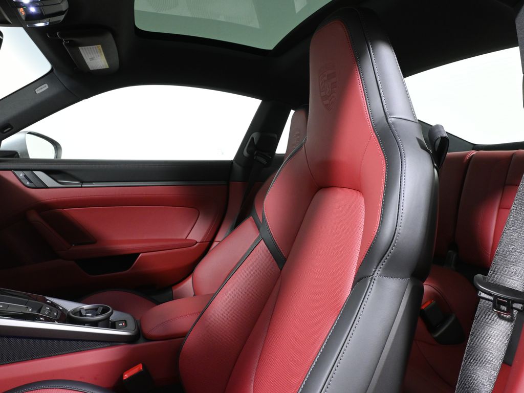 Thumbnail: 2026 Porsche 911 - 15