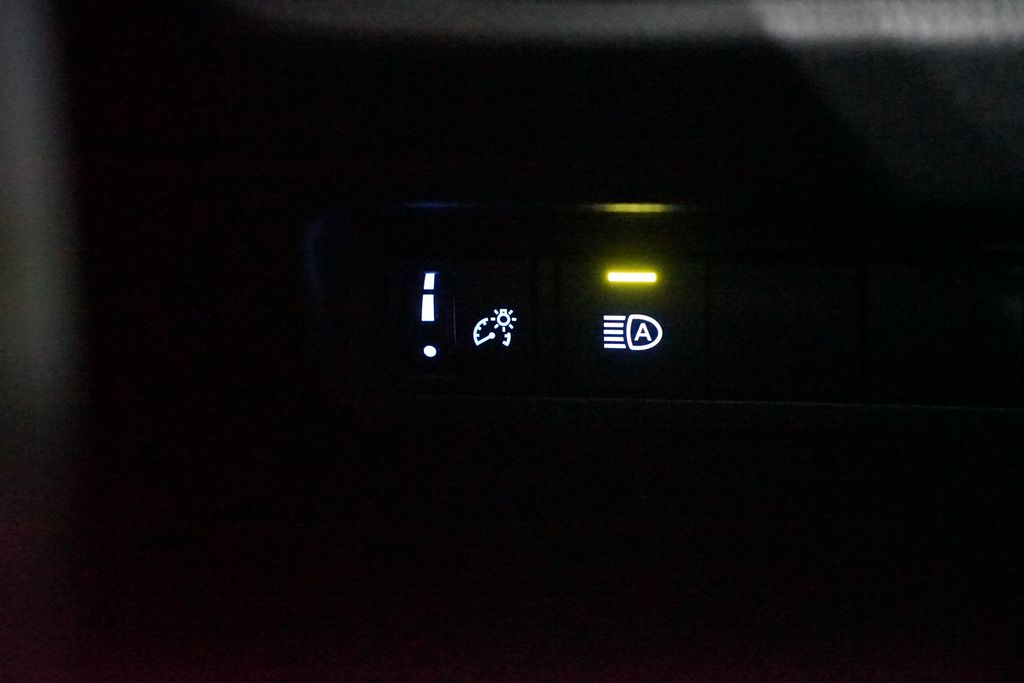 Thumbnail: 2021 Toyota RAV4 - 23