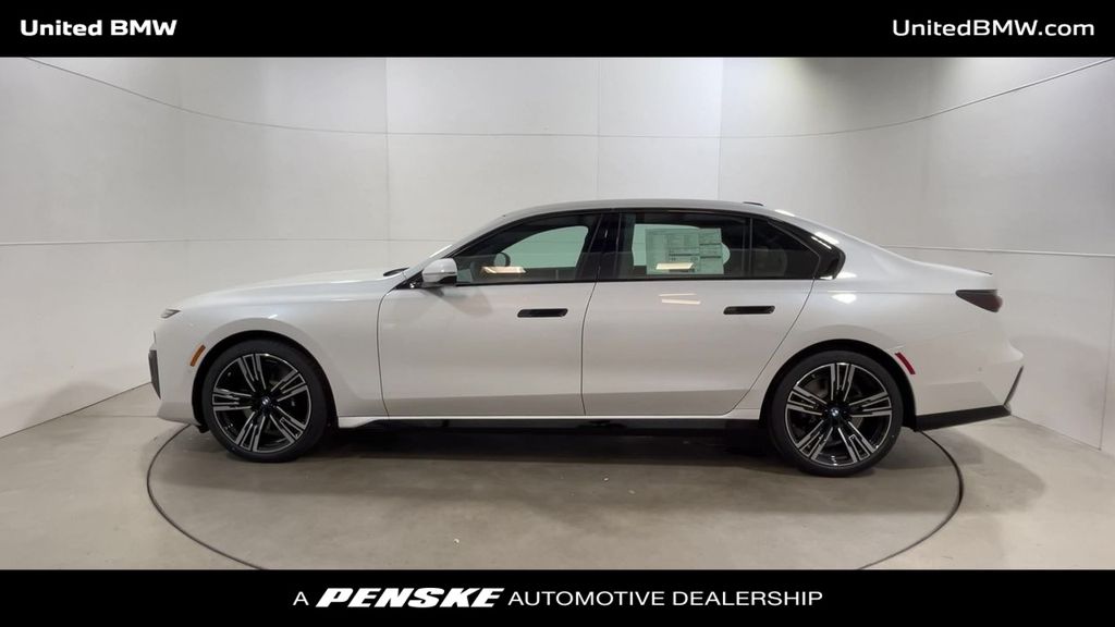 Thumbnail: 2025 BMW 7 Series - 5