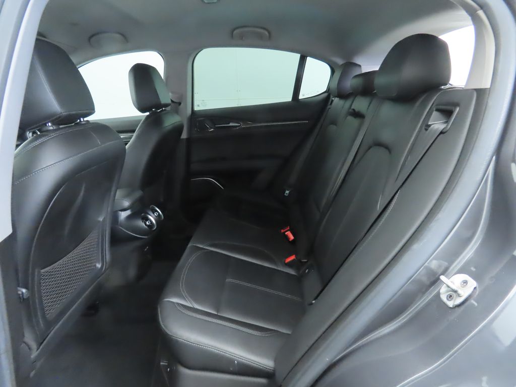 Thumbnail: 2020 Alfa Romeo Stelvio - 21