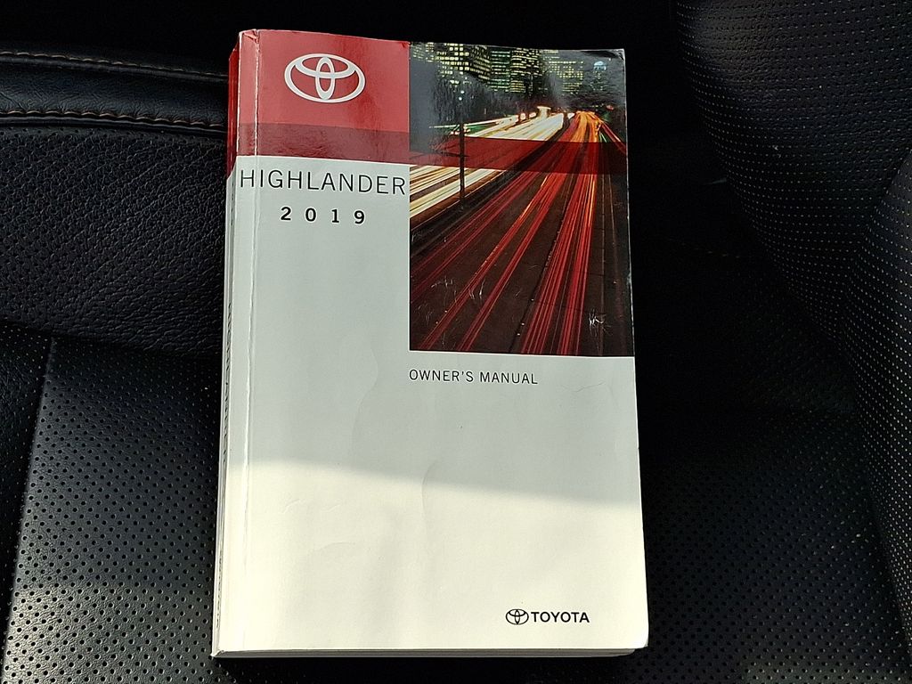 2019 Toyota Highlander Limited Black at Subaru and VW of Moon Township