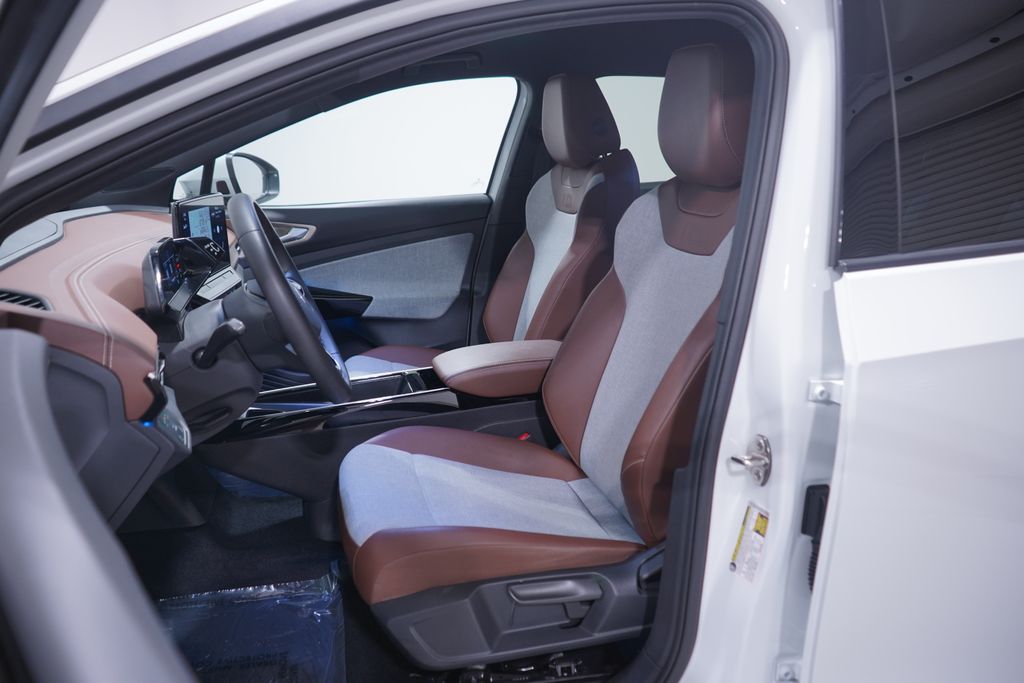 Thumbnail: 2023 Volkswagen ID.4 - 7