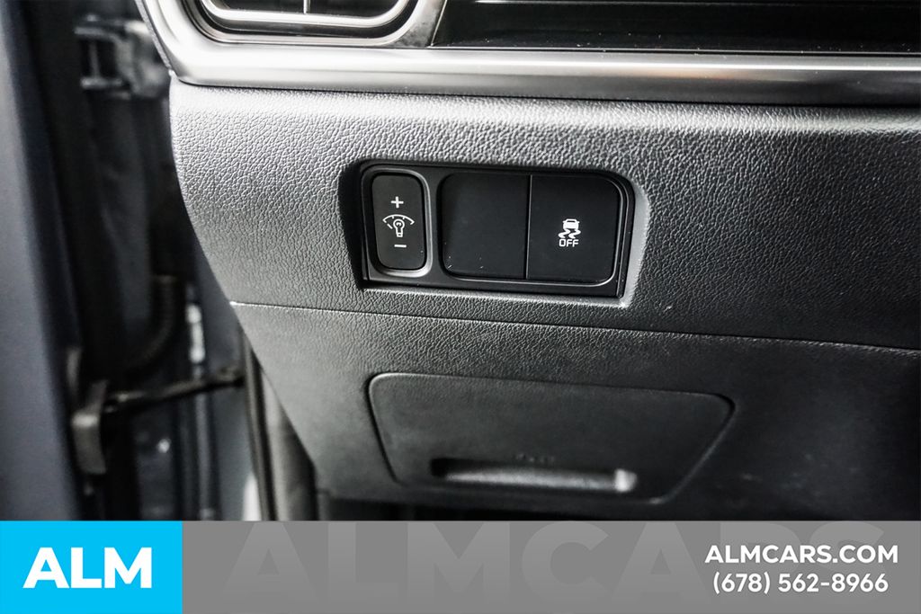 Used 2024 Silver Kia LX image 27