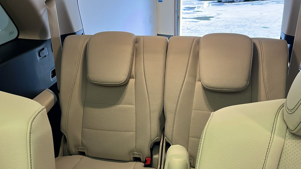 2023 Mercedes-Benz GLS 450 4MATIC 27