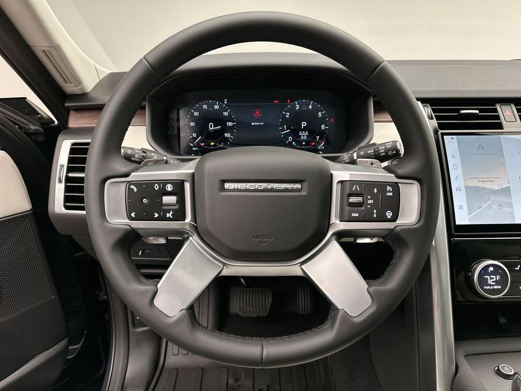Thumbnail: 2025 Land Rover Discovery - 12