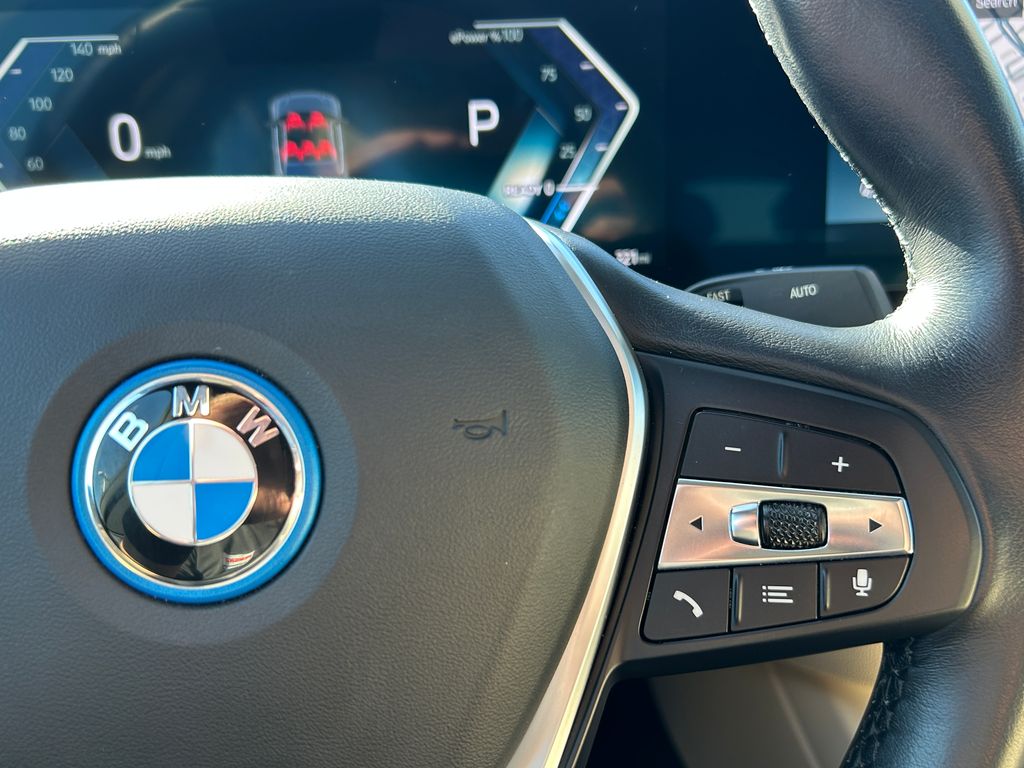 Thumbnail: 2023 BMW i4 - 20