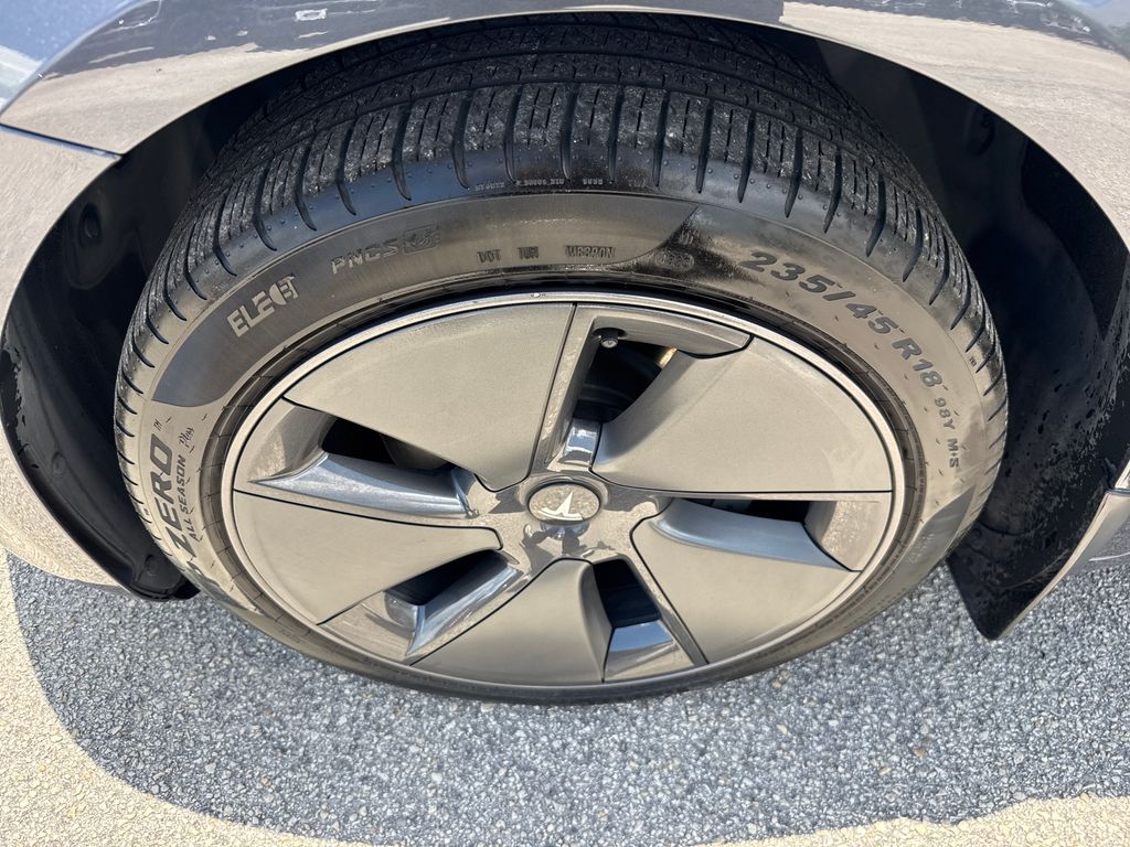 Used 2022  Tesla Long Range image 11