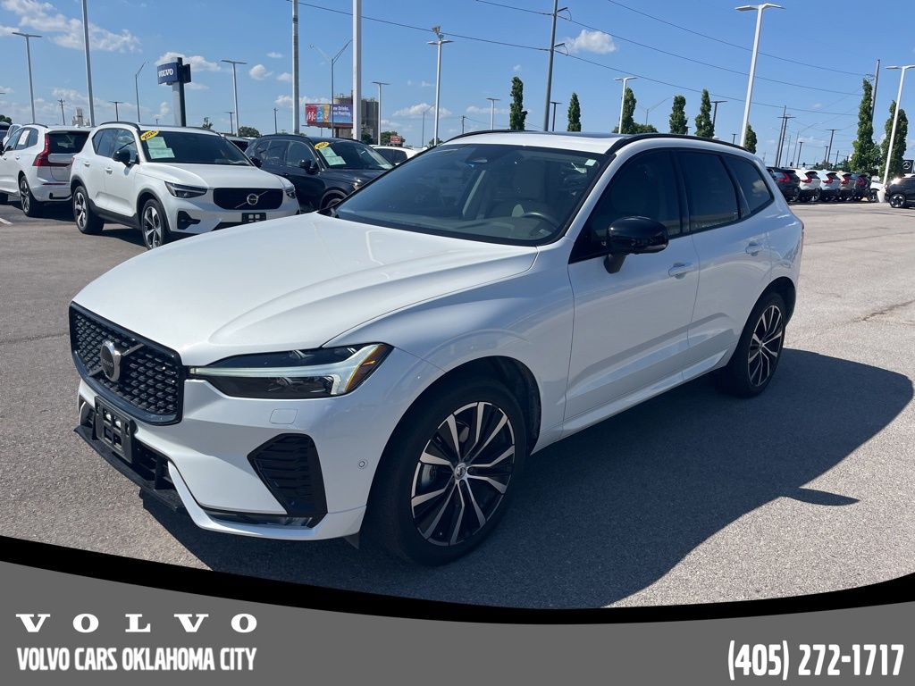 2023 Volvo XC60 B5 Plus Dark Theme