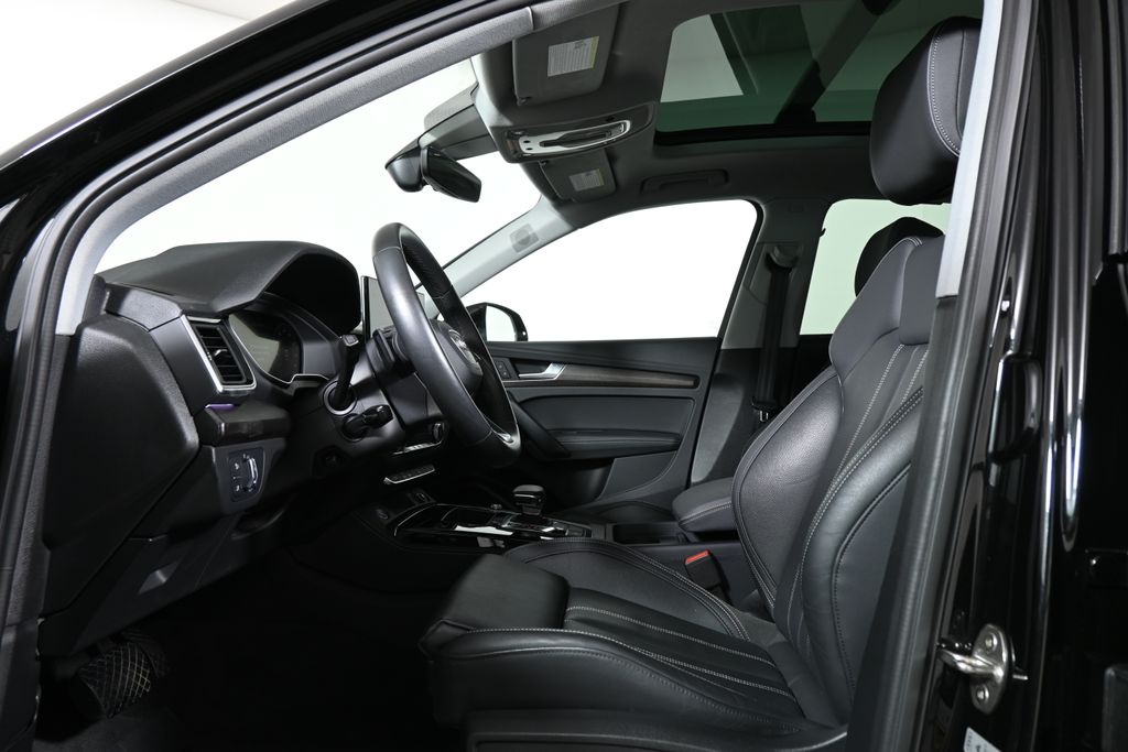 Thumbnail: 2025 Audi Q5 - 3