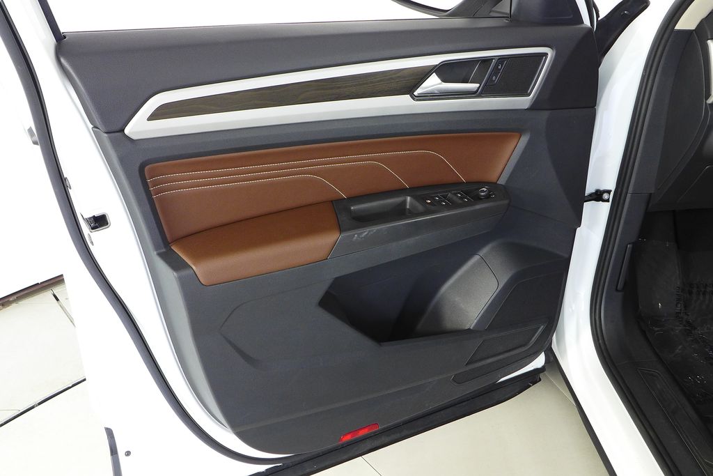 Thumbnail: 2022 Volkswagen Atlas - 11
