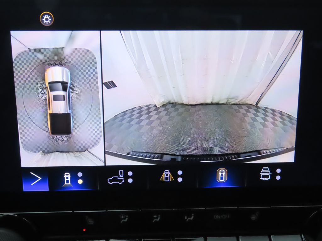 Thumbnail: 2024 Chevrolet Colorado - 15