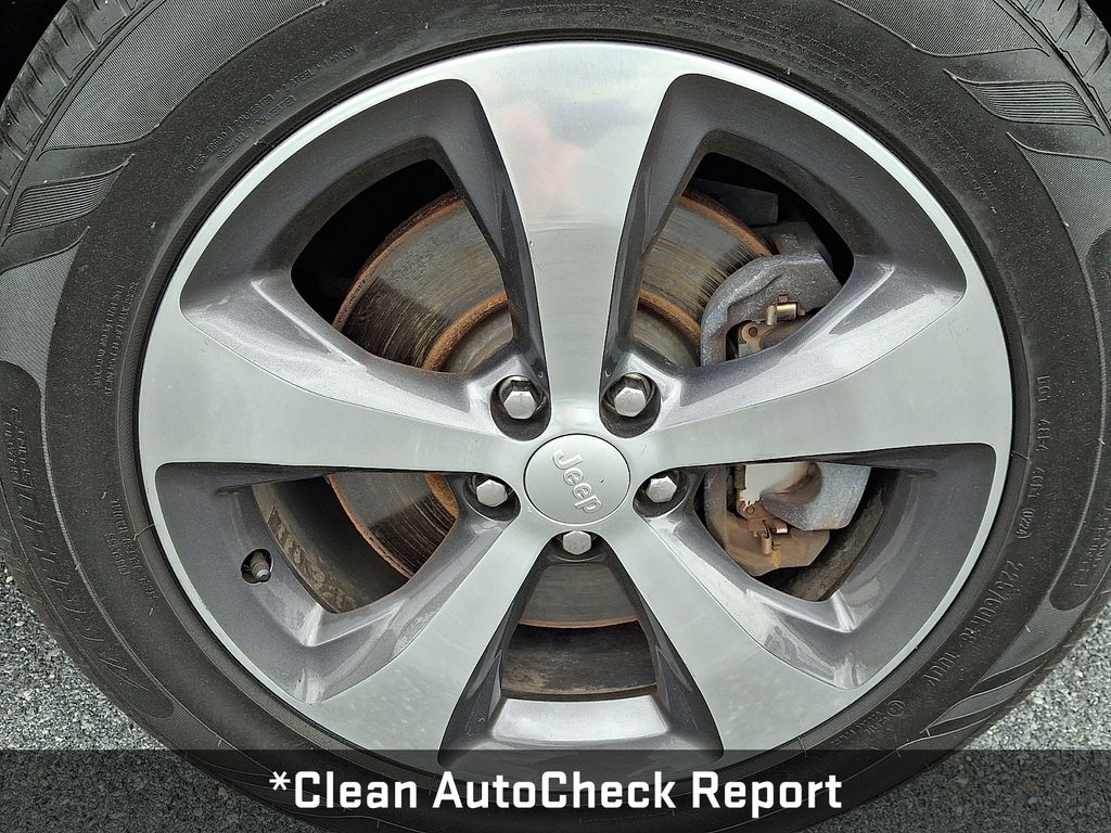 2019 Jeep Cherokee Limited Silver at Subaru and VW of Moon Township