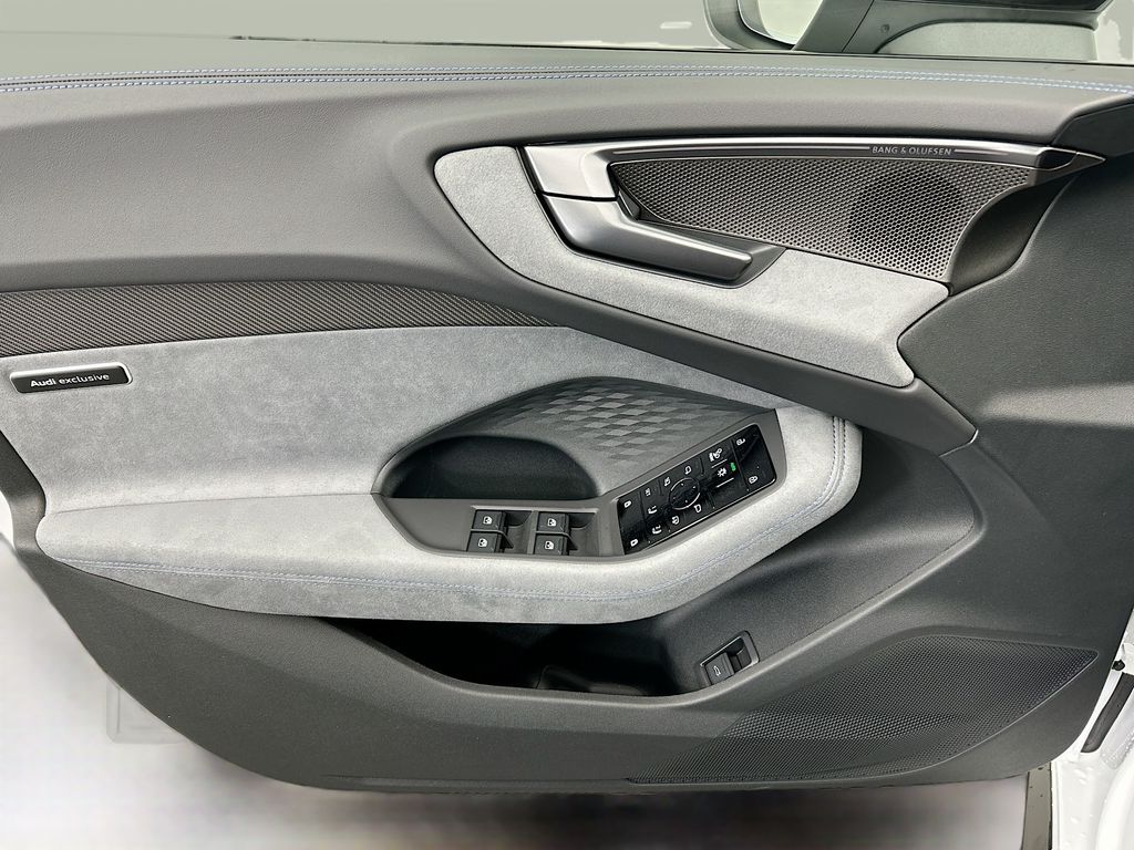 Thumbnail: 2025 Audi S5 - 24