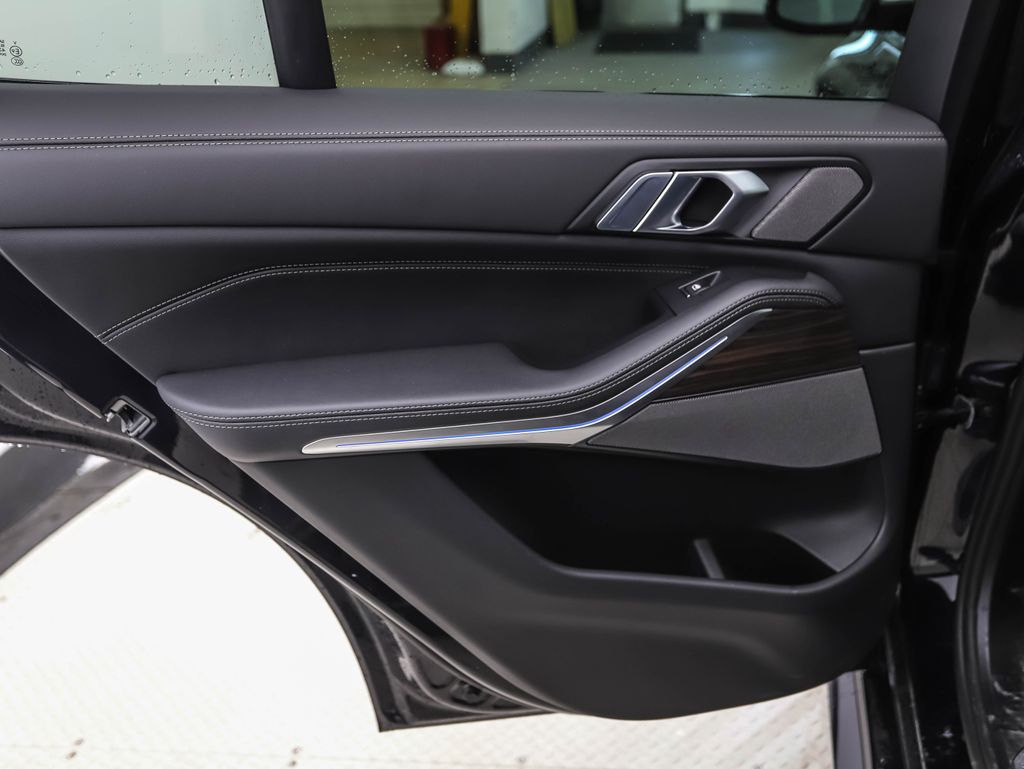 Thumbnail: 2026 BMW X5 - 19