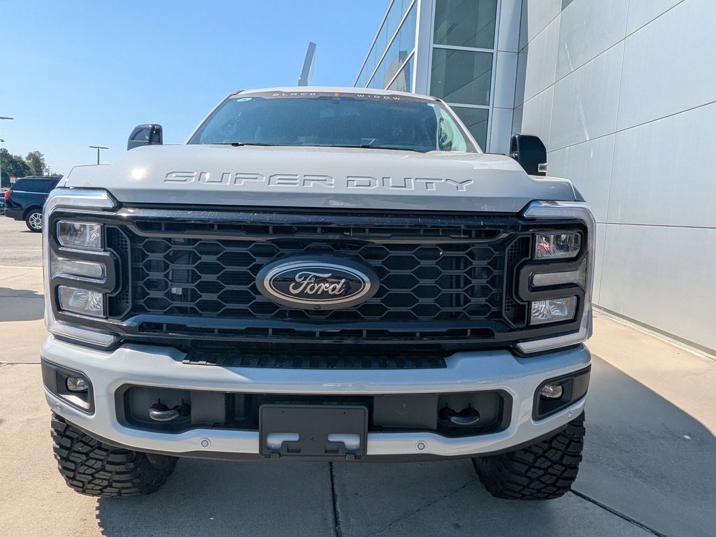 2025 Ford F-250 Black Widow
