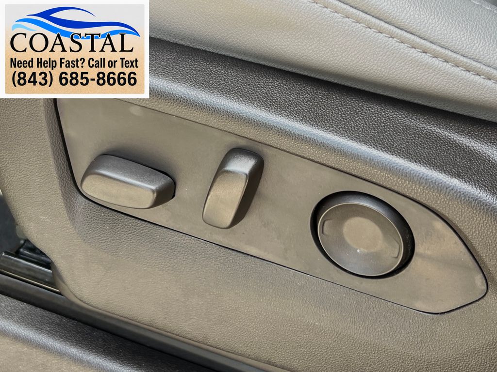2023 Chevrolet Suburban LT White at Bob King Buick GMC