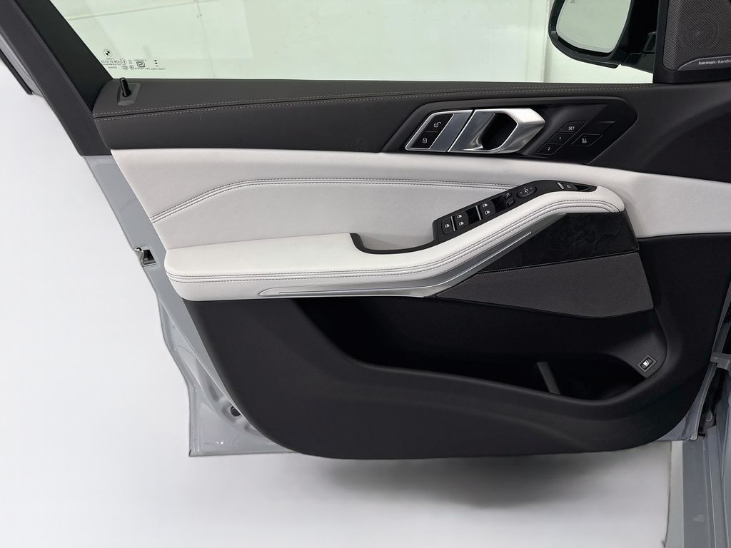 Thumbnail: 2026 BMW X5 - 23