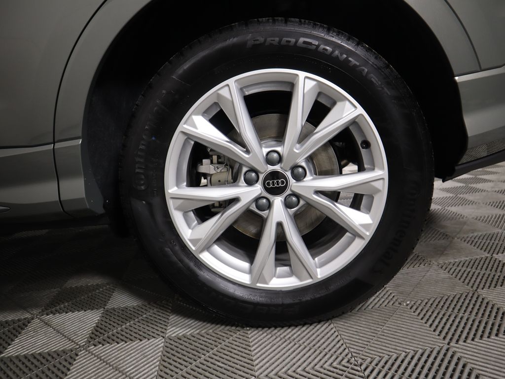 Thumbnail: 2025 Audi Q3 - 32