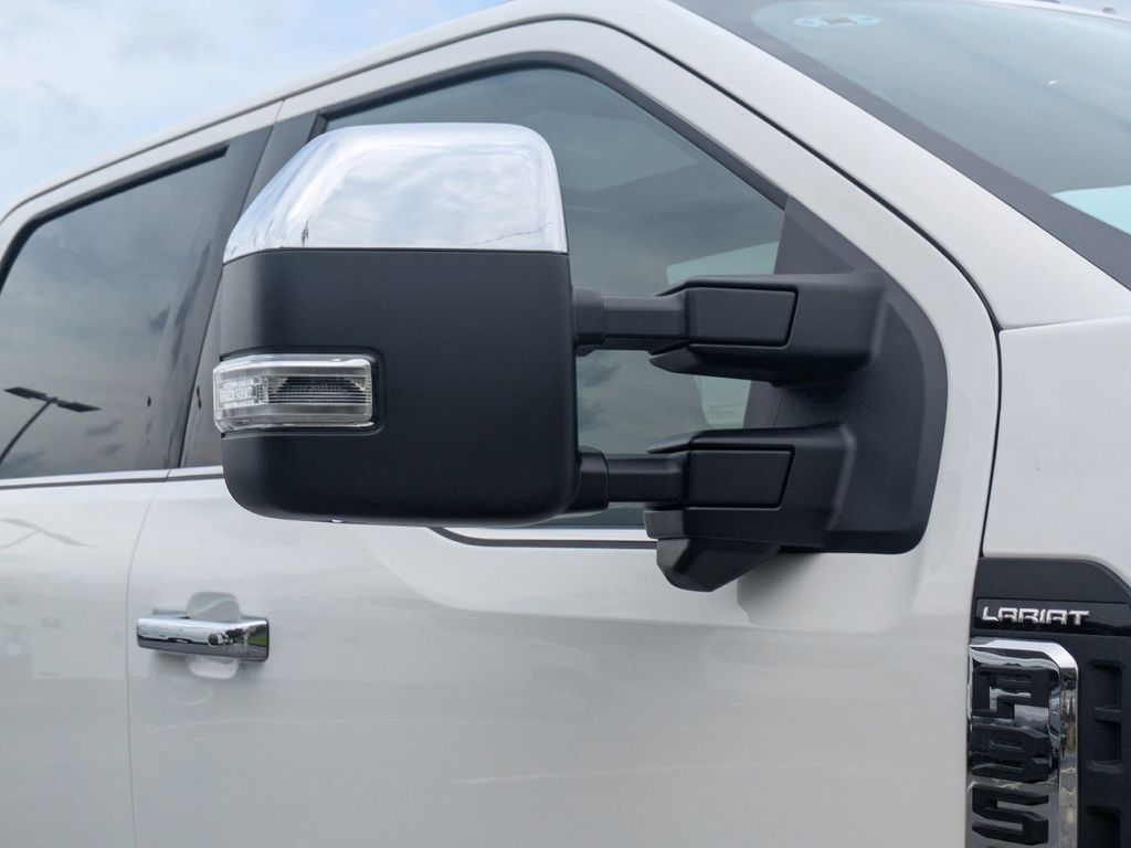 2026 Ford F-350 Super Duty LARIAT