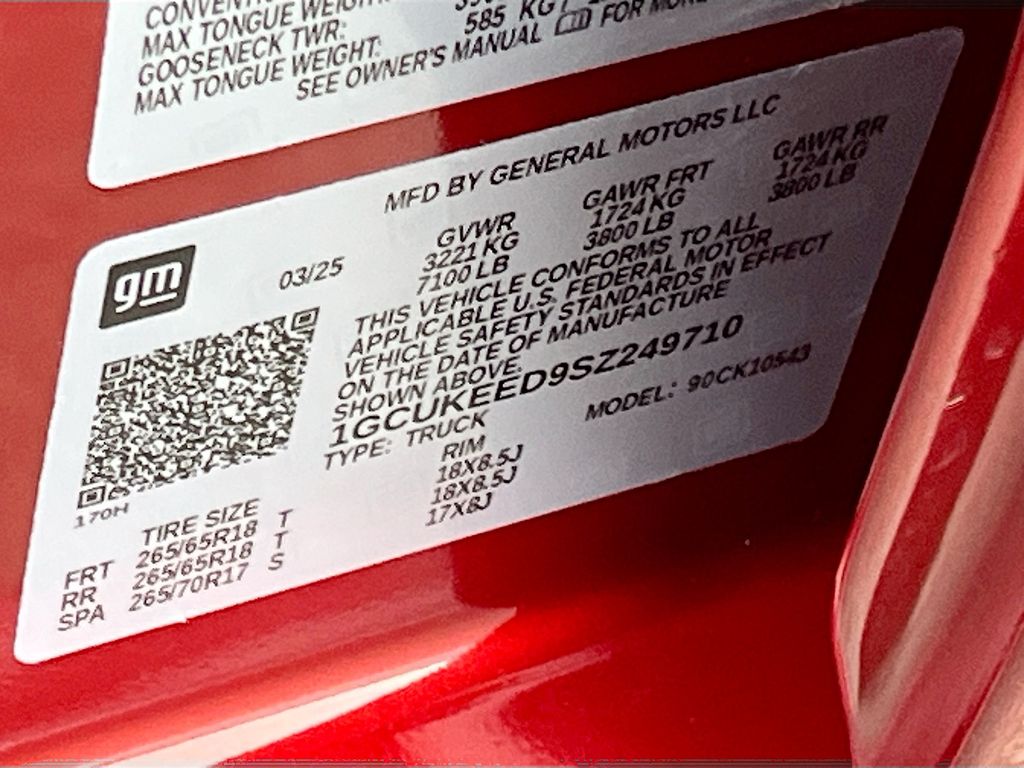 Used 2025 Red Chevrolet RST image 32