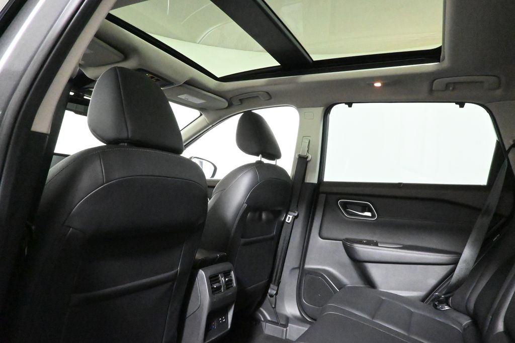 Thumbnail: 2021 Nissan Rogue - 32