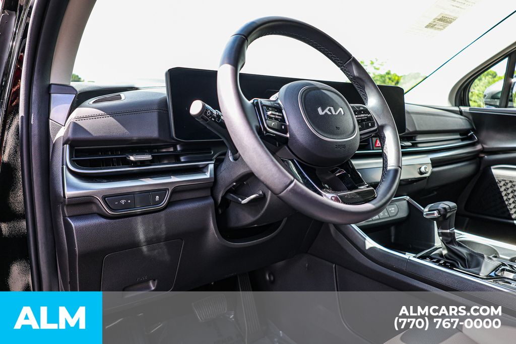 Used 2025 Black Kia SX image 30