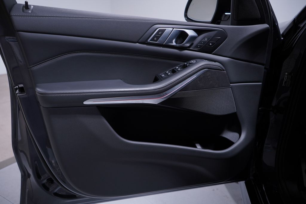 Thumbnail: 2022 BMW X5 - 16